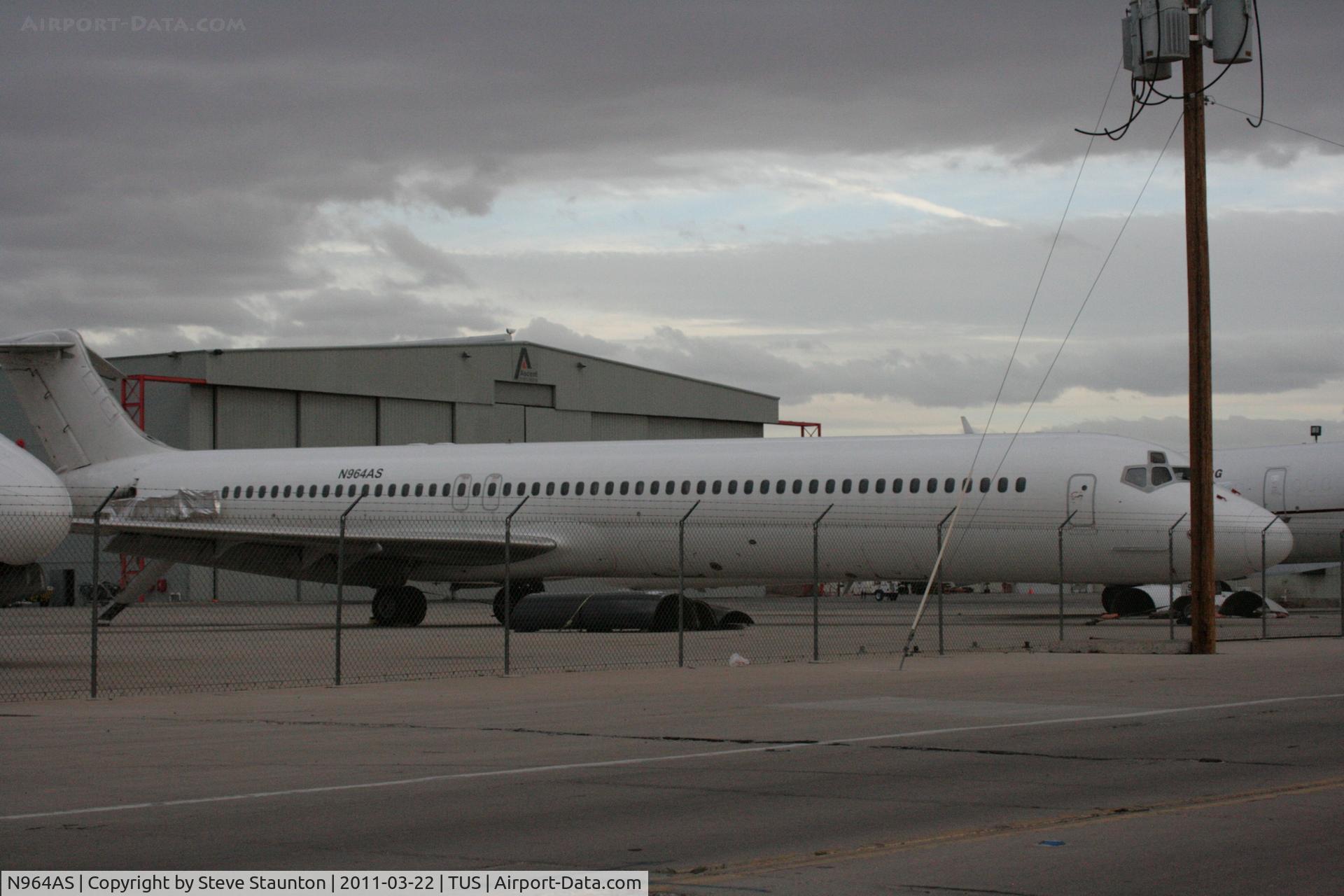 N964AS, 1992 McDonnell Douglas MD-83 (DC-9-83) C/N 53078, Taken at Tucson International Airport, in March 2011 whilst on an Aeroprint Aviation tour