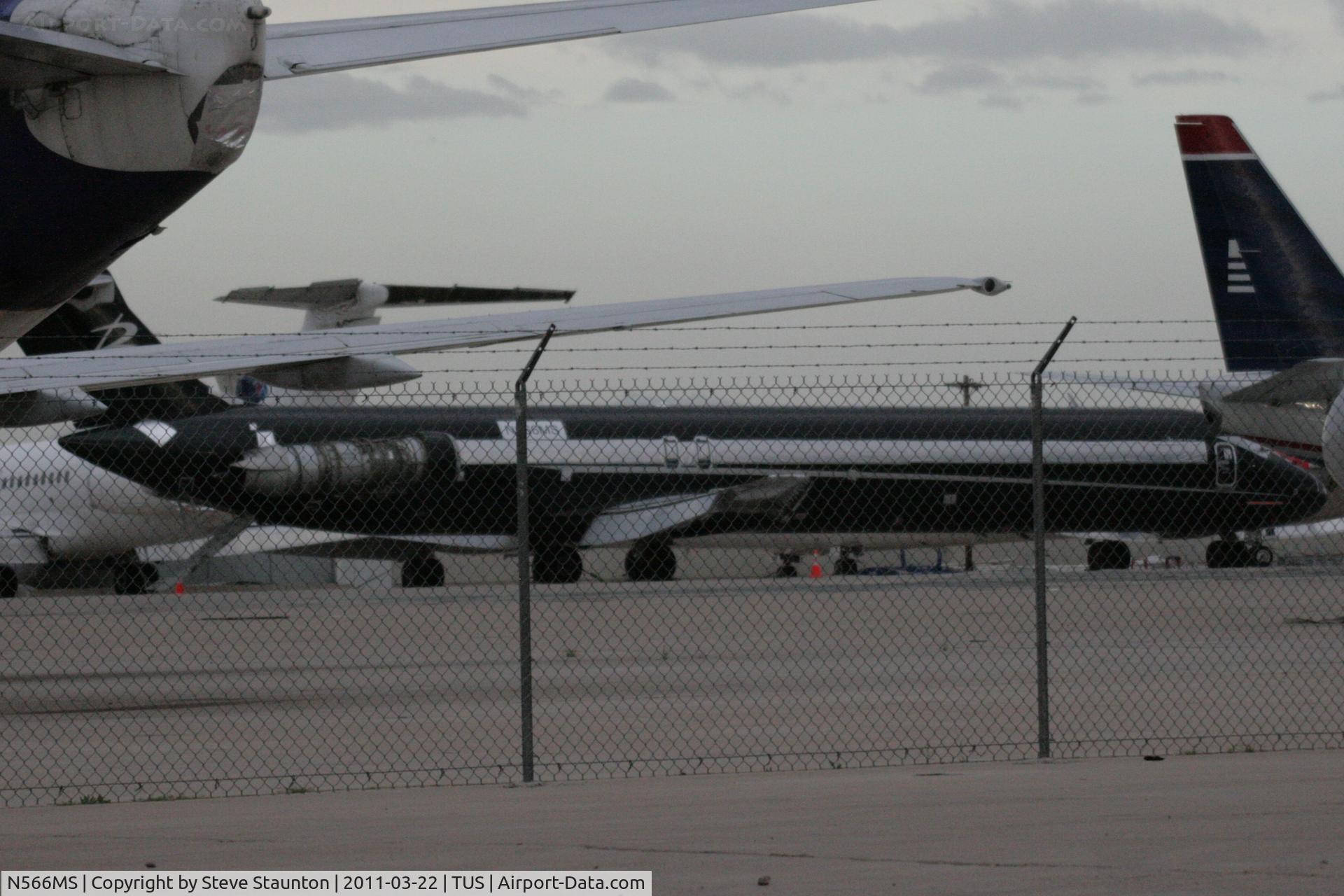 N566MS, 1986 McDonnell Douglas MD-83 (DC-9-83) C/N 49398, Taken at Tucson International Airport, in March 2011 whilst on an Aeroprint Aviation tour