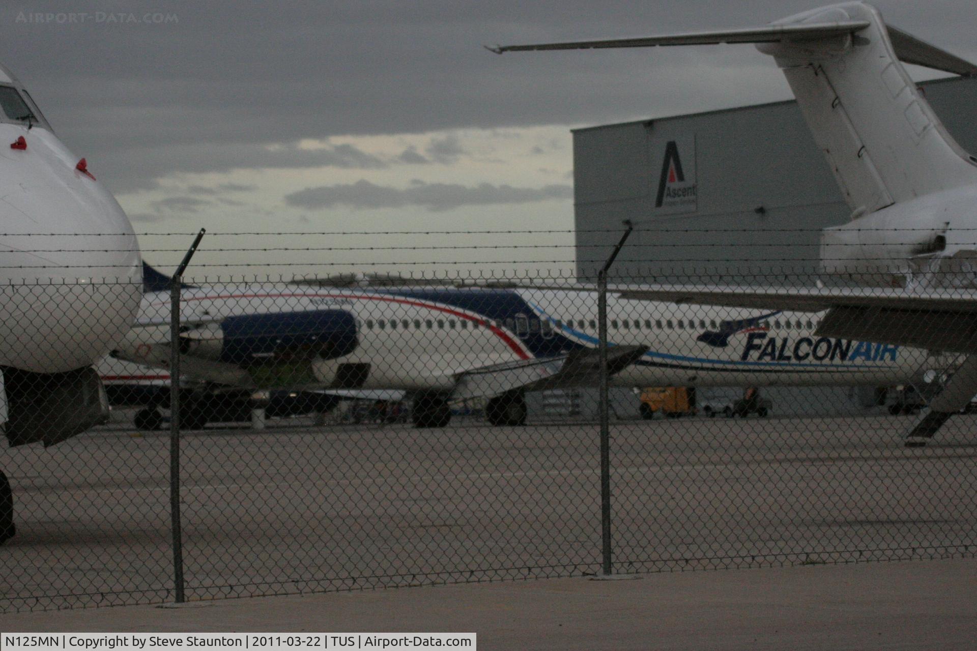 N125MN, 1992 McDonnell Douglas MD-83 (DC-9-83) C/N 53125, Taken at Tucson International Airport, in March 2011 whilst on an Aeroprint Aviation tour