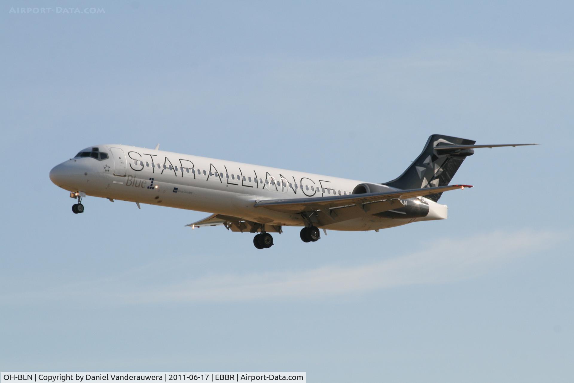 OH-BLN, 1999 Boeing 717-2K9 C/N 55053, Arrival of flight KF801 to RWY 25L