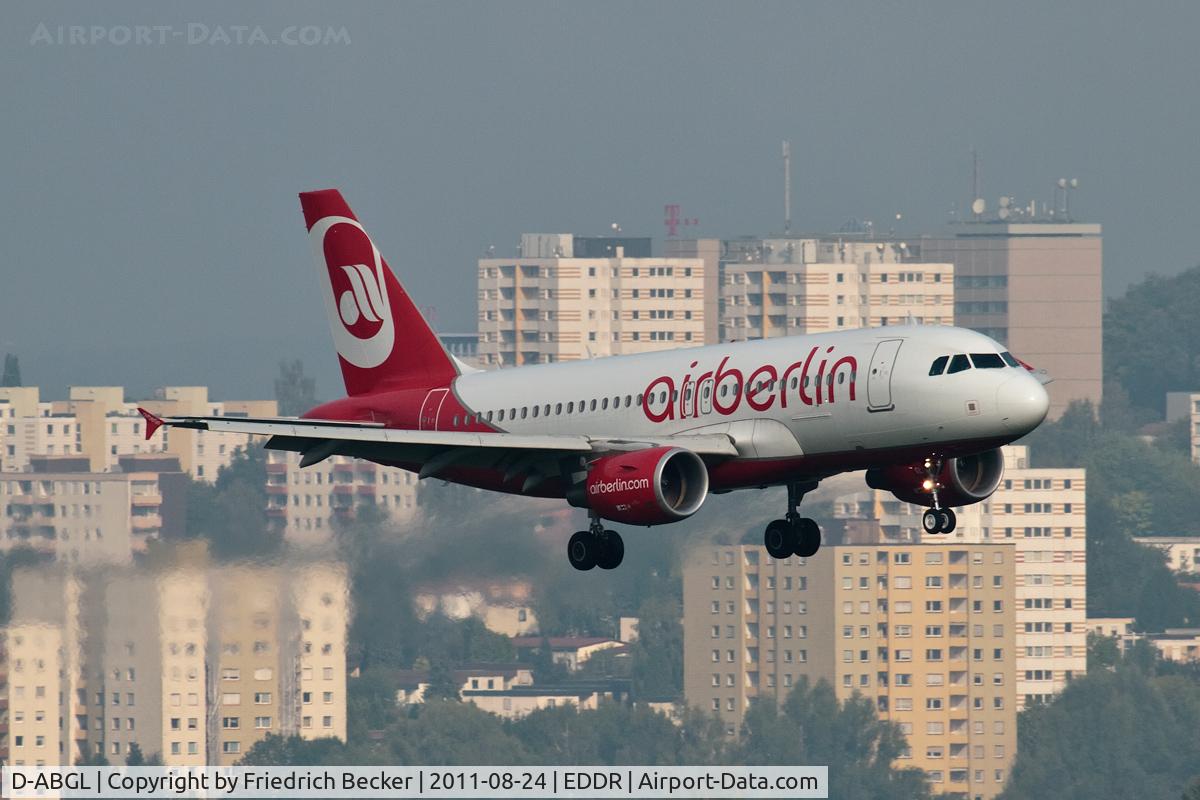 D-ABGL, 2008 Airbus A319-112 C/N 3586, on final RW09