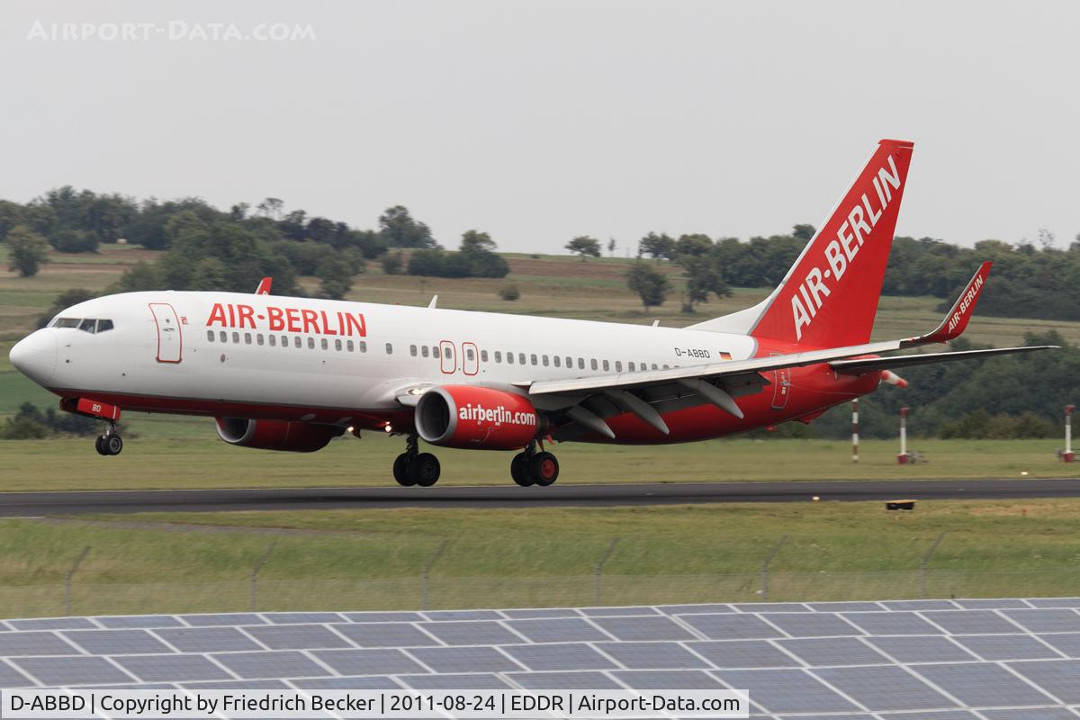 D-ABBD, 2001 Boeing 737-86J C/N 30880, moments prior touchdown