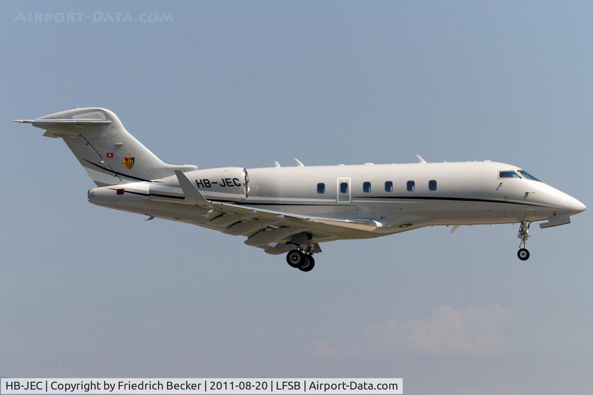 HB-JEC, 2004 Bombardier Challenger 300 (BD-100-1A10) C/N 20029, on final RW15