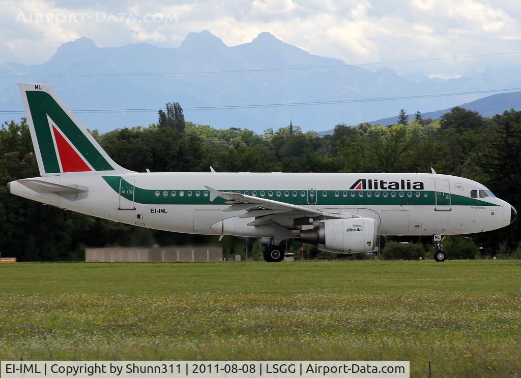 EI-IML, 2004 Airbus A319-112 C/N 2127, Ready for take off rwy 23