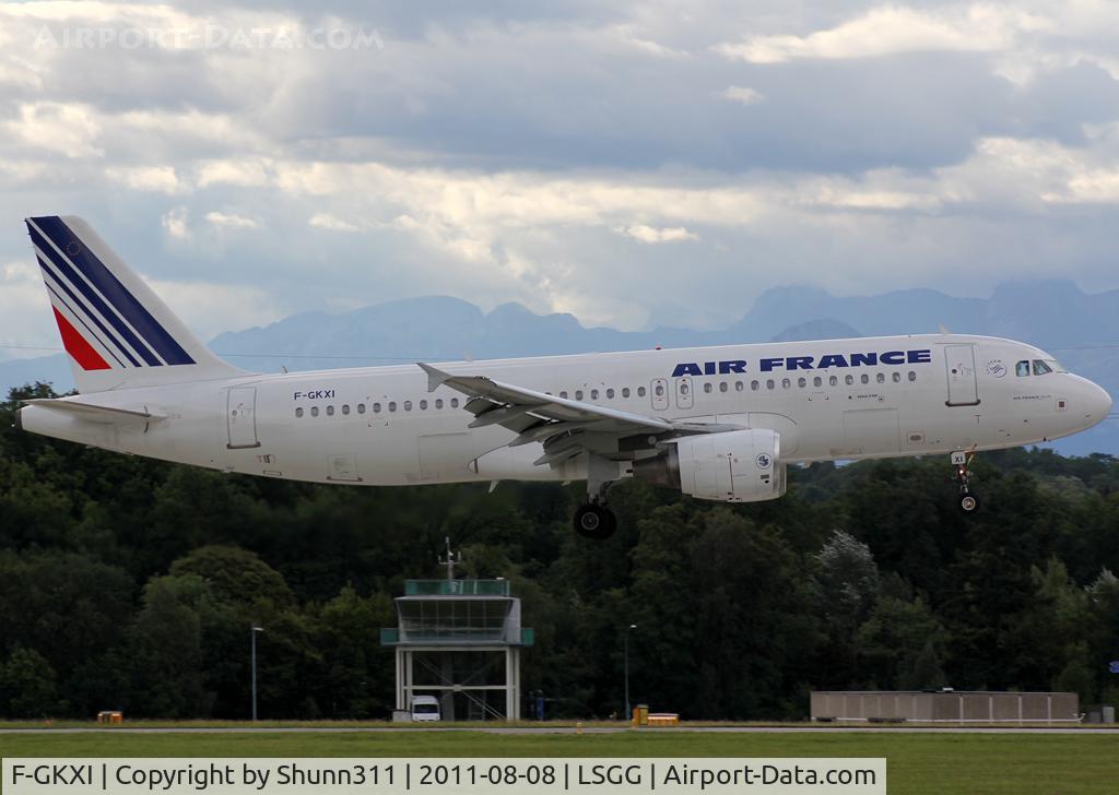 F-GKXI, 2003 Airbus A320-214 C/N 1949, Landing rwy 23