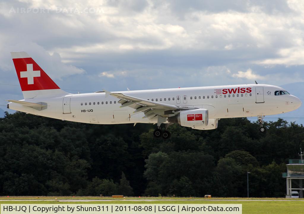 HB-IJQ, 1997 Airbus A320-214 C/N 701, Landing rwy 23