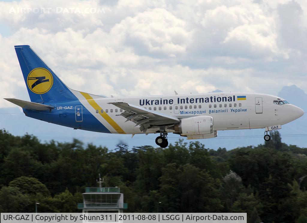UR-GAZ, 1992 Boeing 737-55D C/N 27418, Landing rwy 23