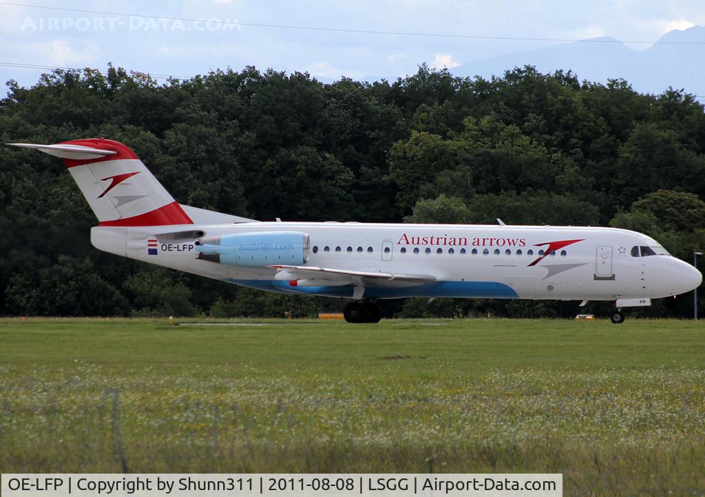 OE-LFP, Fokker 70 (F-28-0070) C/N 11560, Ready for take off rwy 23