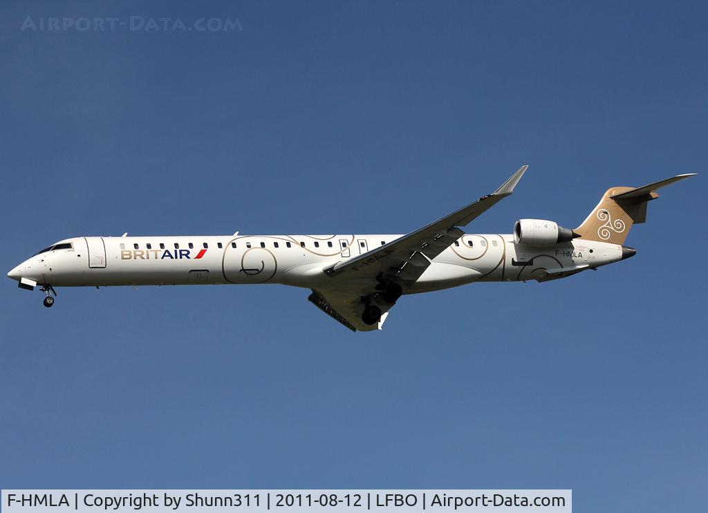 F-HMLA, 2010 Bombardier CRJ-1000EL NG (CL-600-2E25) C/N 19004, Landing rwy 32L