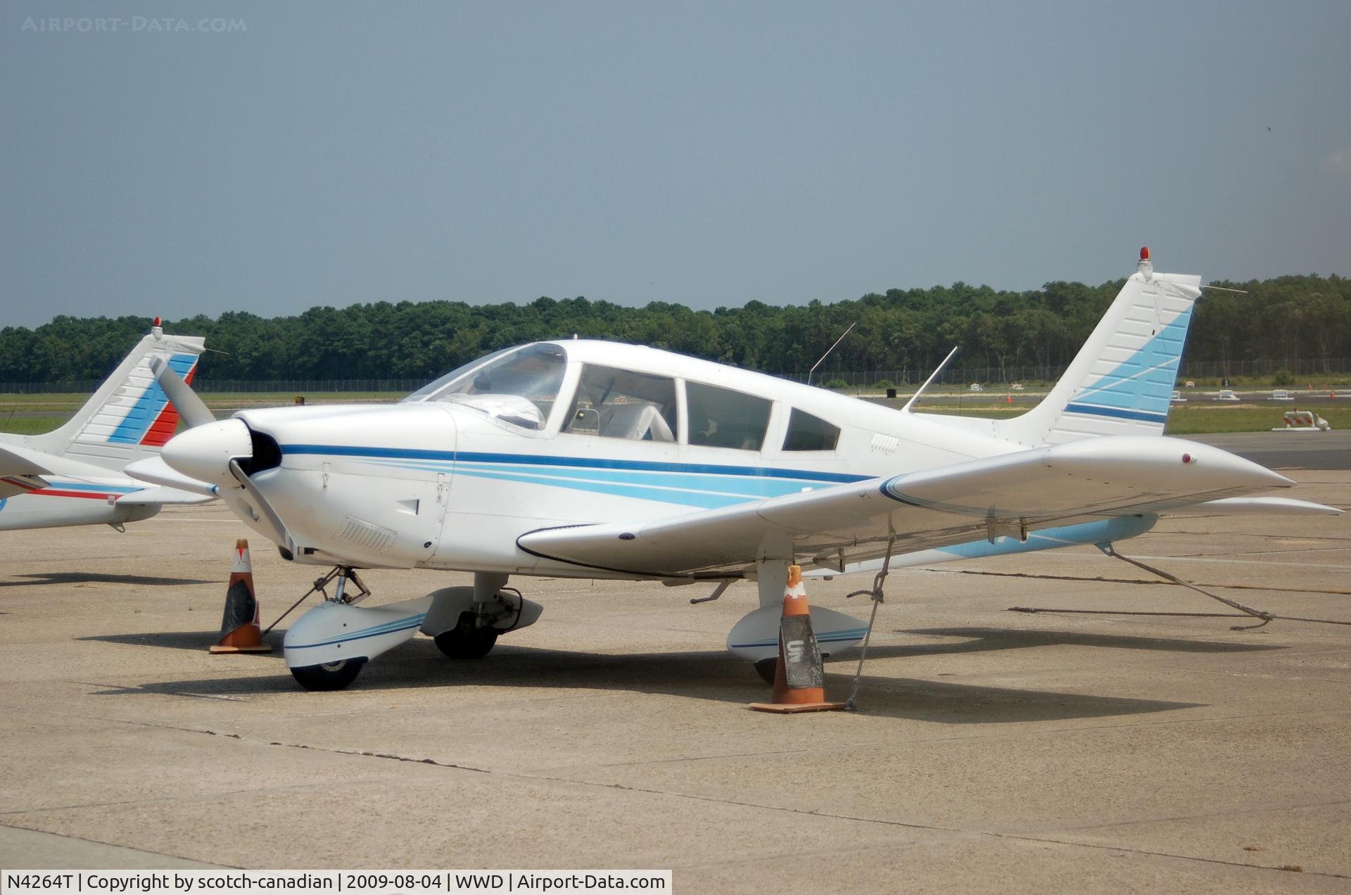 N4264T, 1972 Piper PA-28-180 Cherokee C/N 28-7205124, 1972 Piper PA-28-180 N4264T at Cape May County Airport, Wildwood, NJ