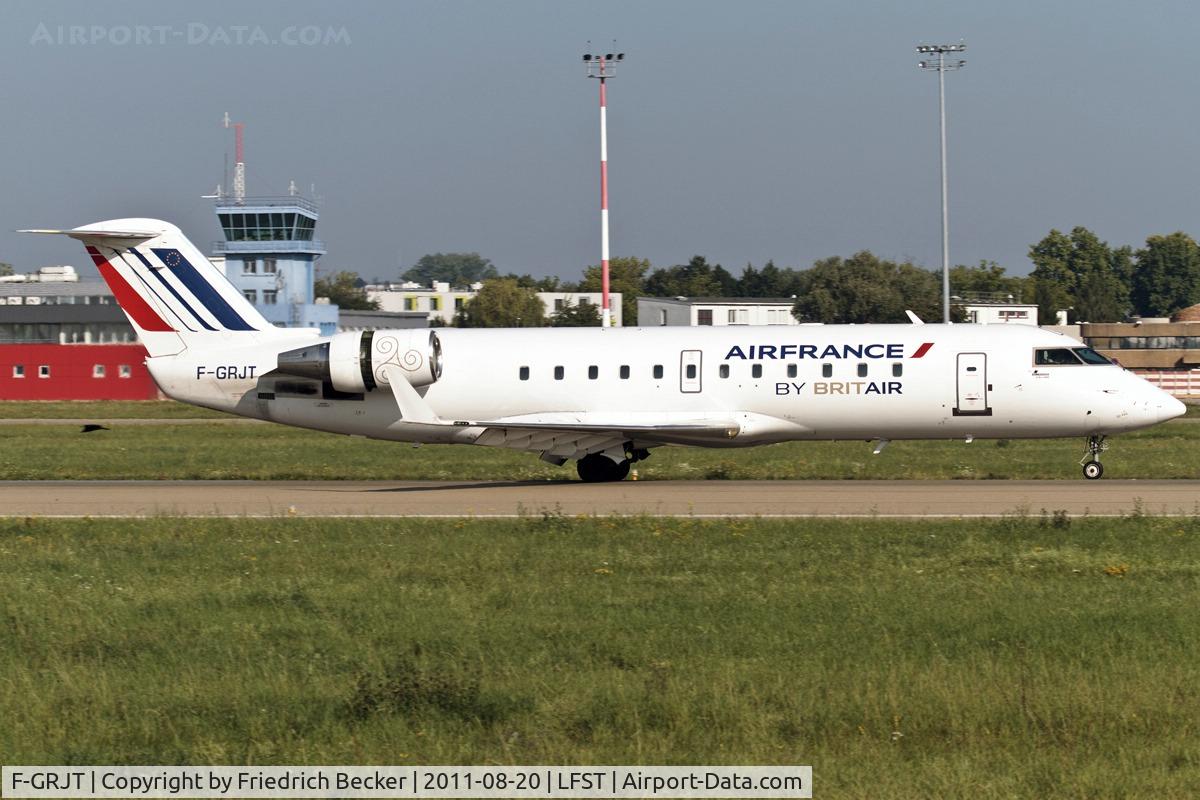 F-GRJT, 2000 Canadair CRJ-100ER (CL-600-2B19) C/N 7389, decelerating after touchdown