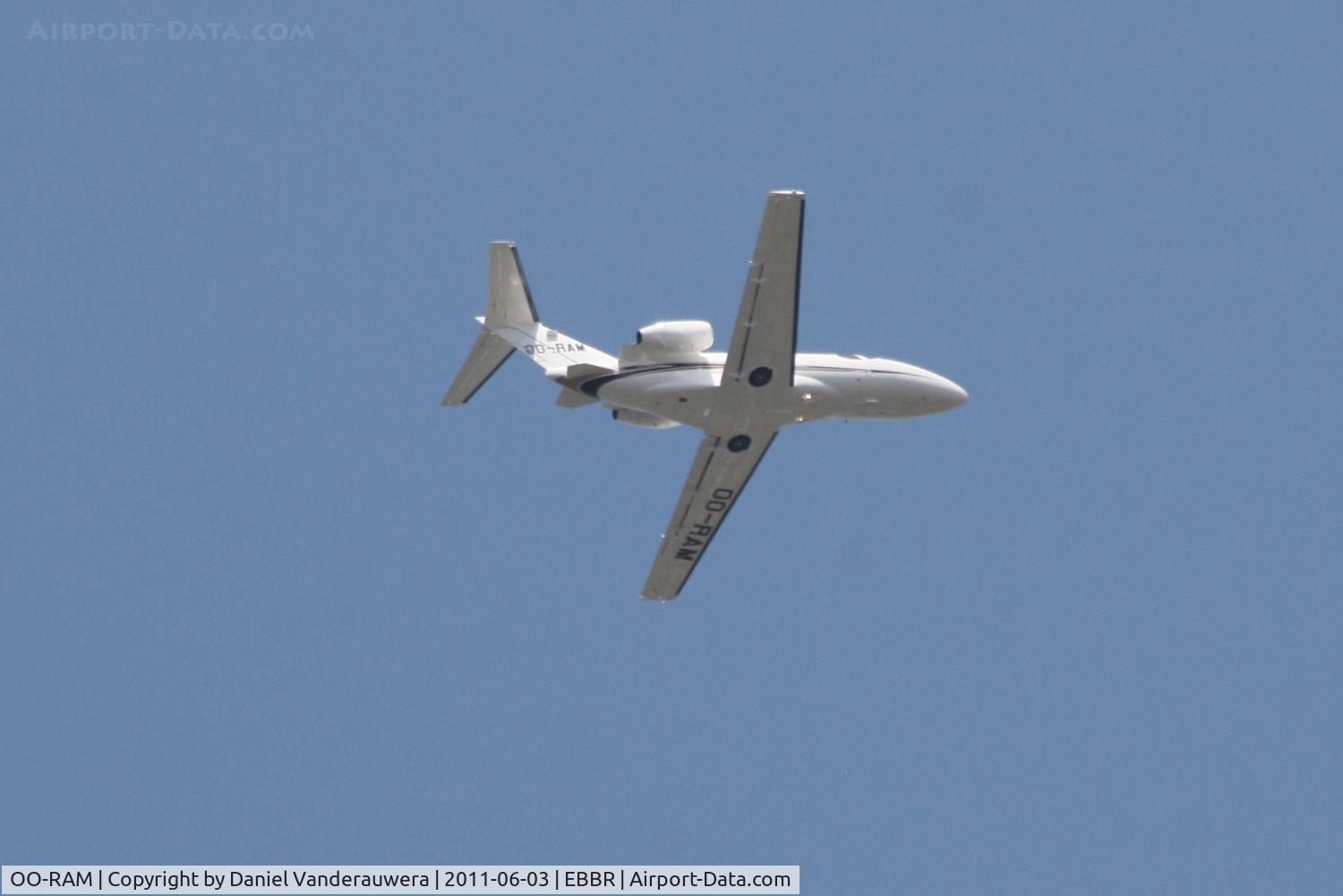 OO-RAM, 2010 Cessna 510 Citation Mustang C/N 510-0317, On approach to RWY 07L