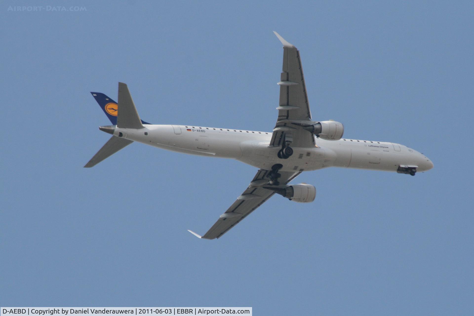 D-AEBD, 2009 Embraer 195LR (ERJ-190-200LR) C/N 19000324, On approach to RWY 07L