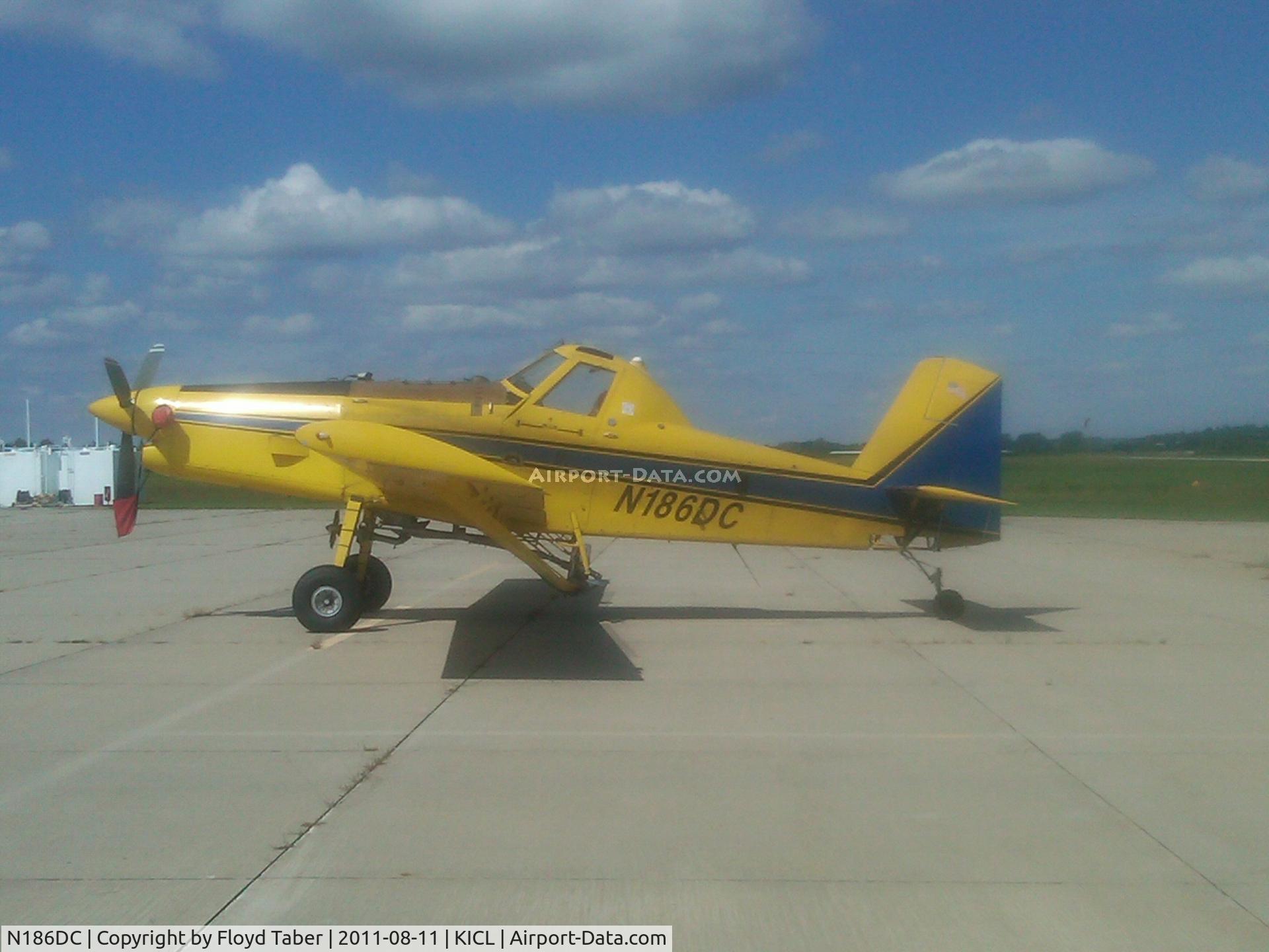 N186DC, 1992 Air Tractor Inc AT-502 C/N 502-0186, In for a rest