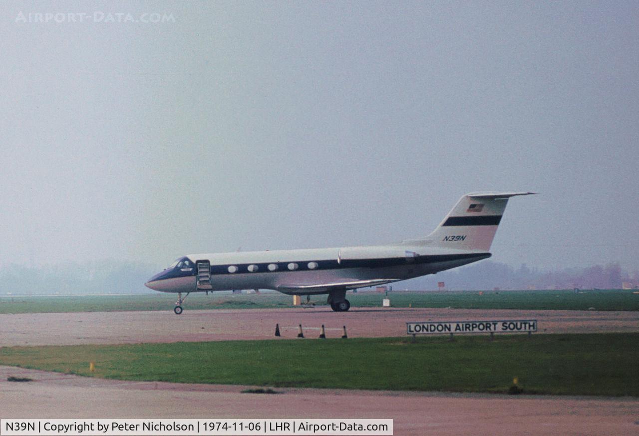 N39N, 1983 Gulfstream American G-1159A Gulfstream III C/N 403, Gulfstream II of the Union Carbide Corporation visiting Heathrow in November 1974.