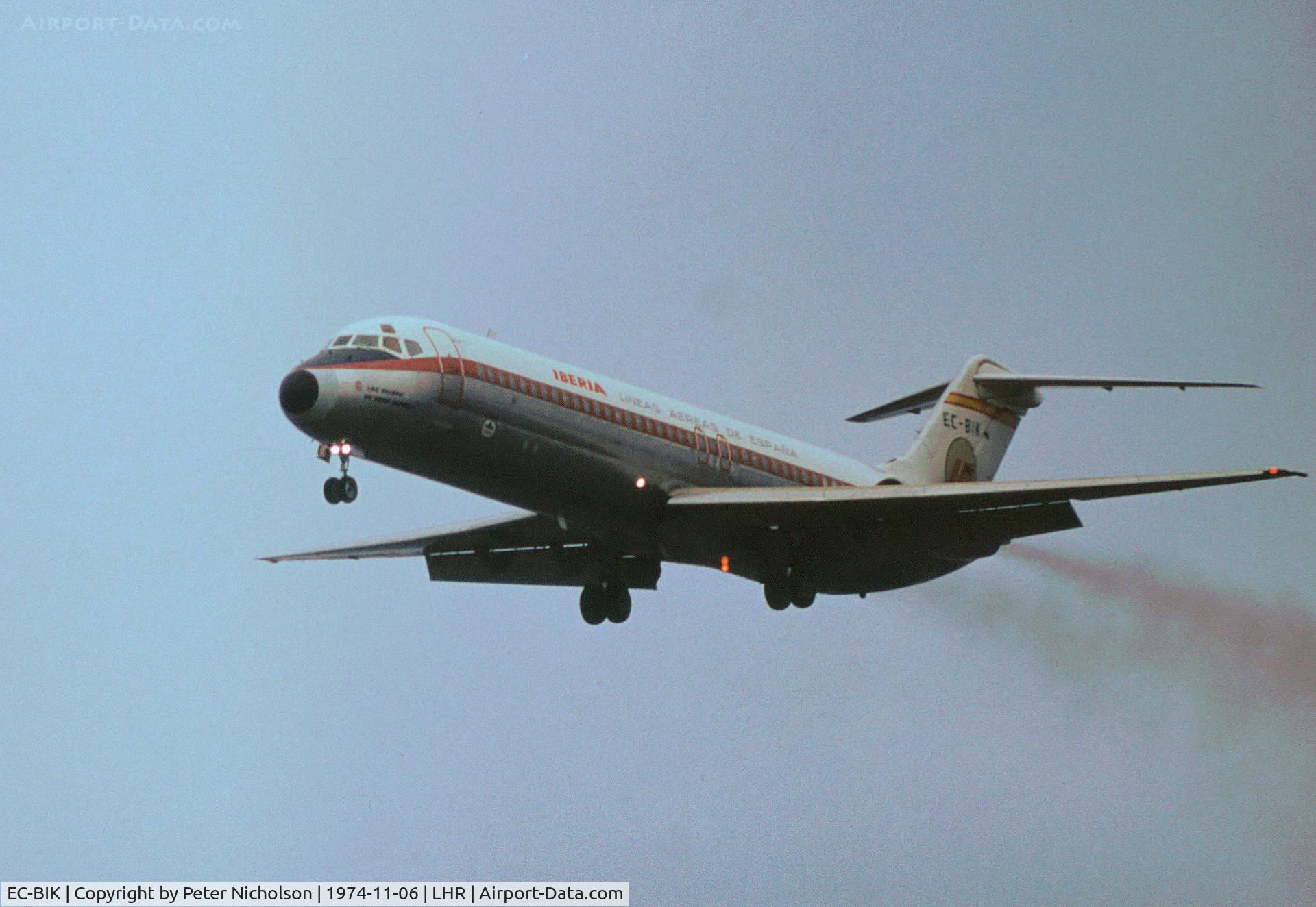 EC-BIK, 1967 Douglas DC-9-32 C/N 47080, Iberia DC-9-32 named Las Palmas de Gran Canaria on final approach to Heathrow in November 1974.
