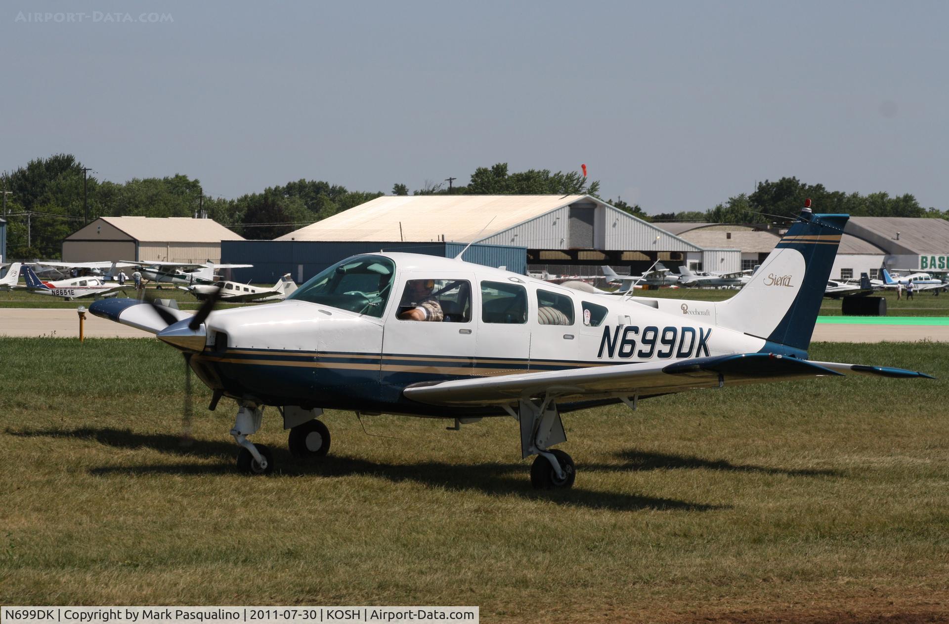 N699DK, 1977 Beech C24R C/N MC-552, Beech C24R