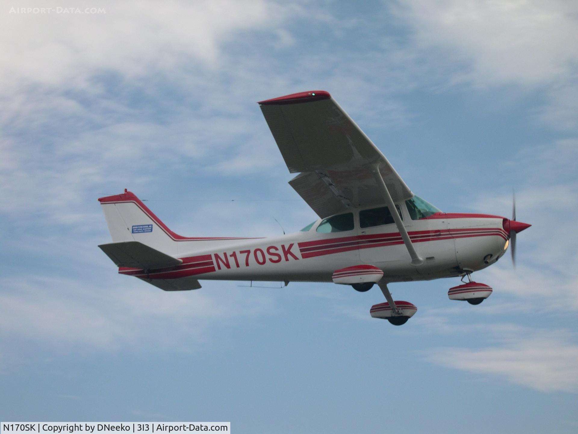 N170SK, 1979 Cessna 172N C/N 17273173, N170SK on short, short final runway 26