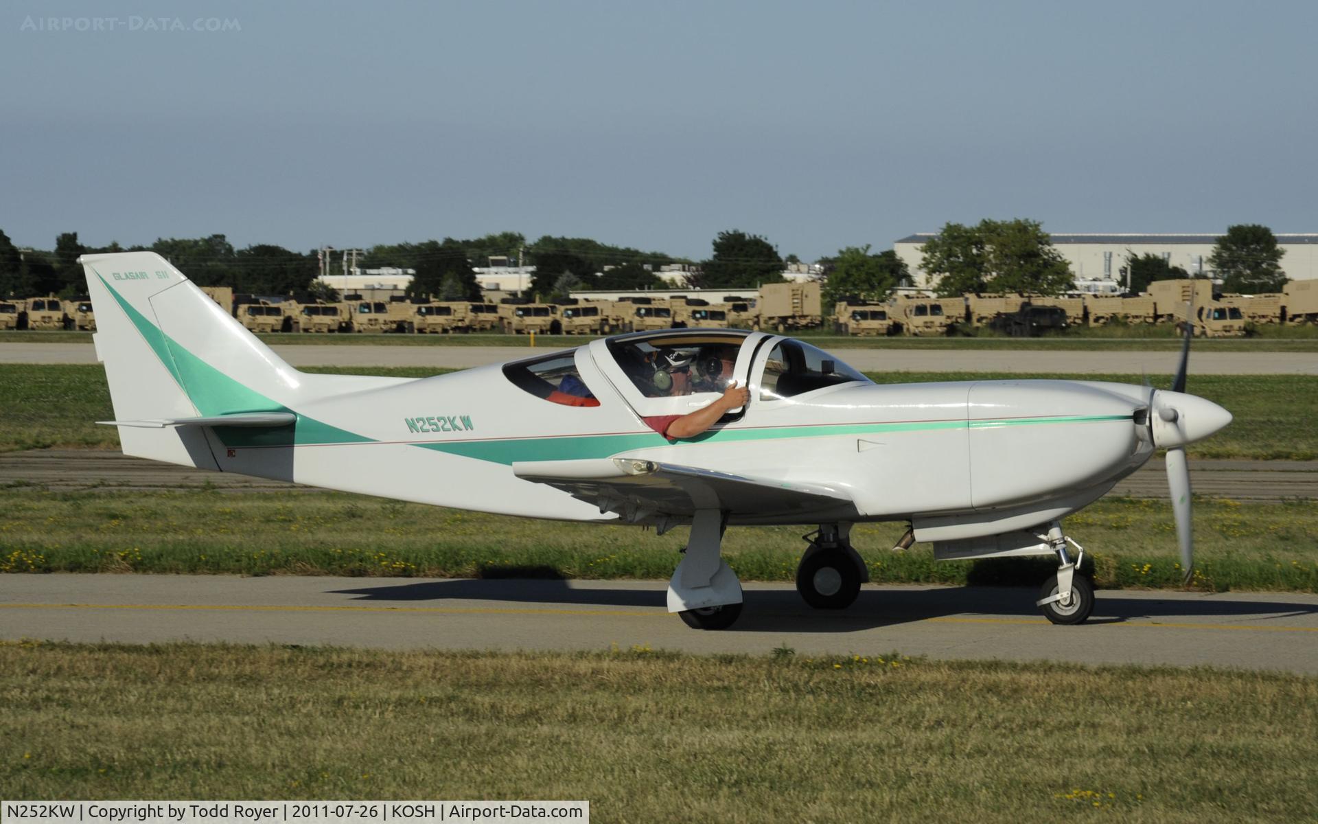 N252KW, 2001 Stoddard-Hamilton Glasair SII C/N 2325, AIRVENTURE 2011