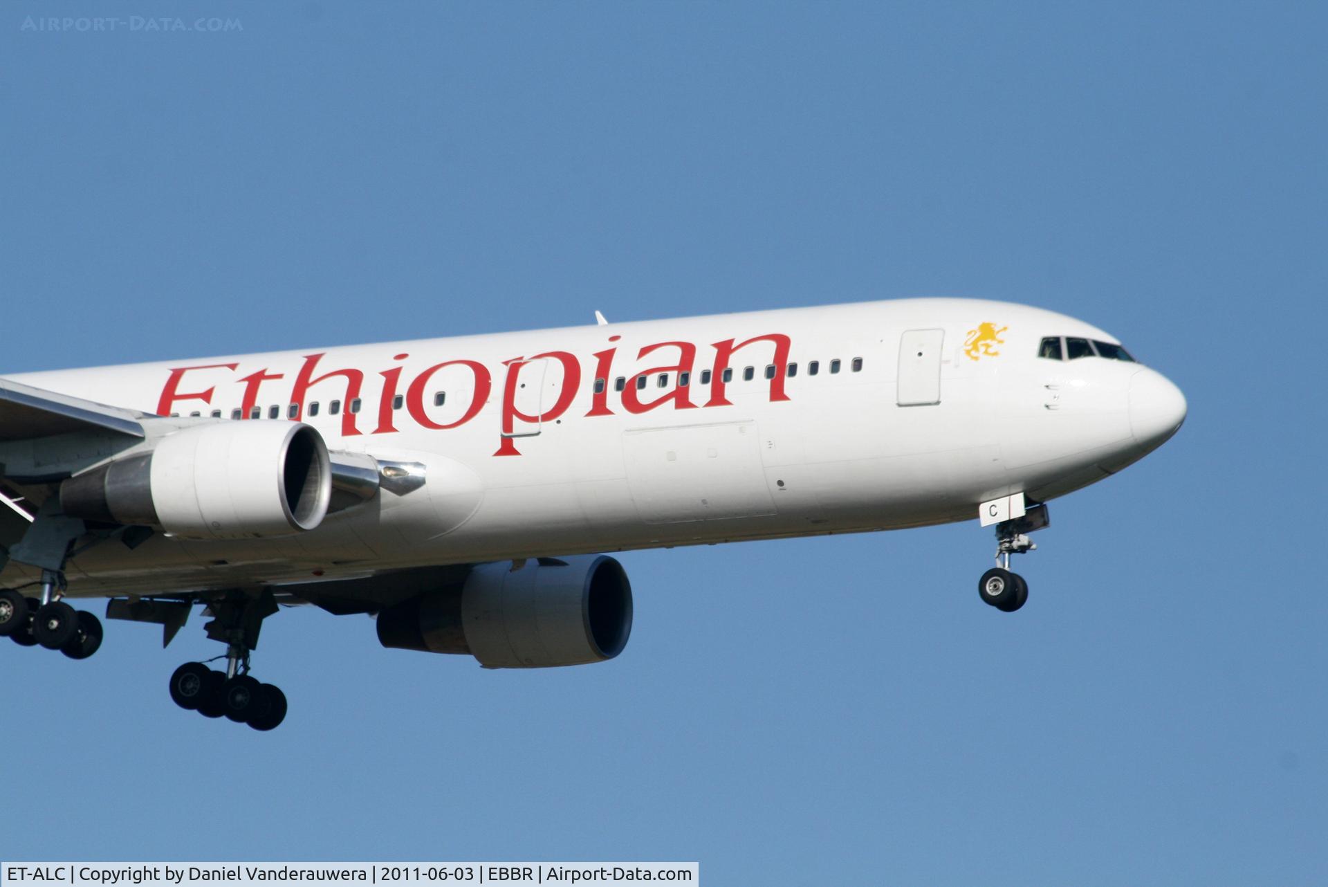 ET-ALC, 1999 Boeing 767-33A/ER C/N 28043/734, Arrival of flight ET704 to RWY 02