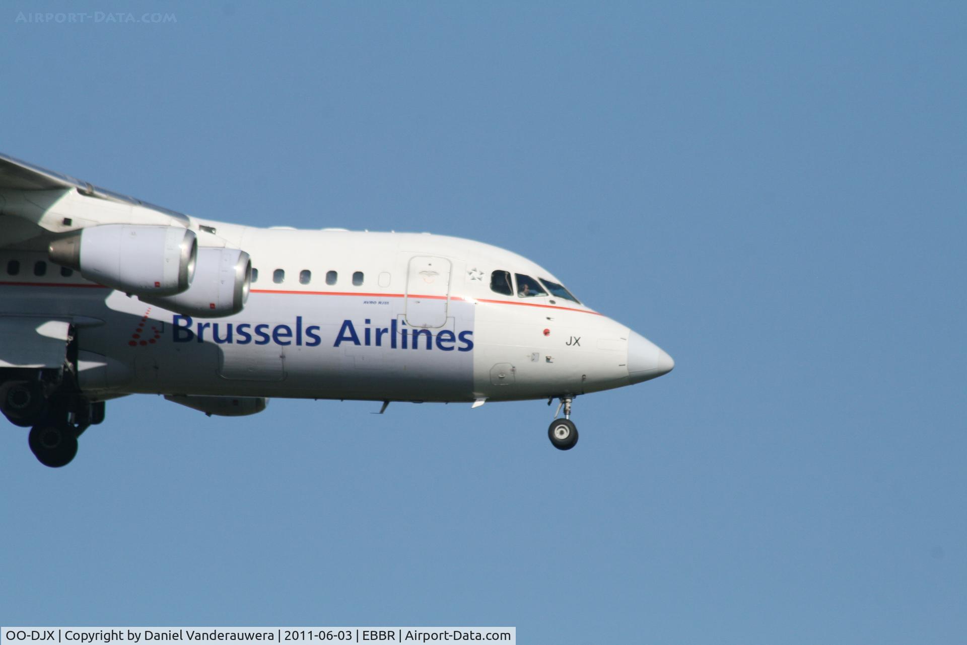 OO-DJX, 1996 British Aerospace Avro 146-RJ85 C/N E.2297, Arrival of flight SN3162 to RWY 02