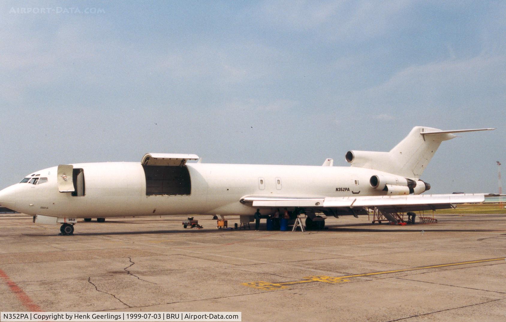 N352PA, 1972 Boeing 727-225F C/N 20616, DHL