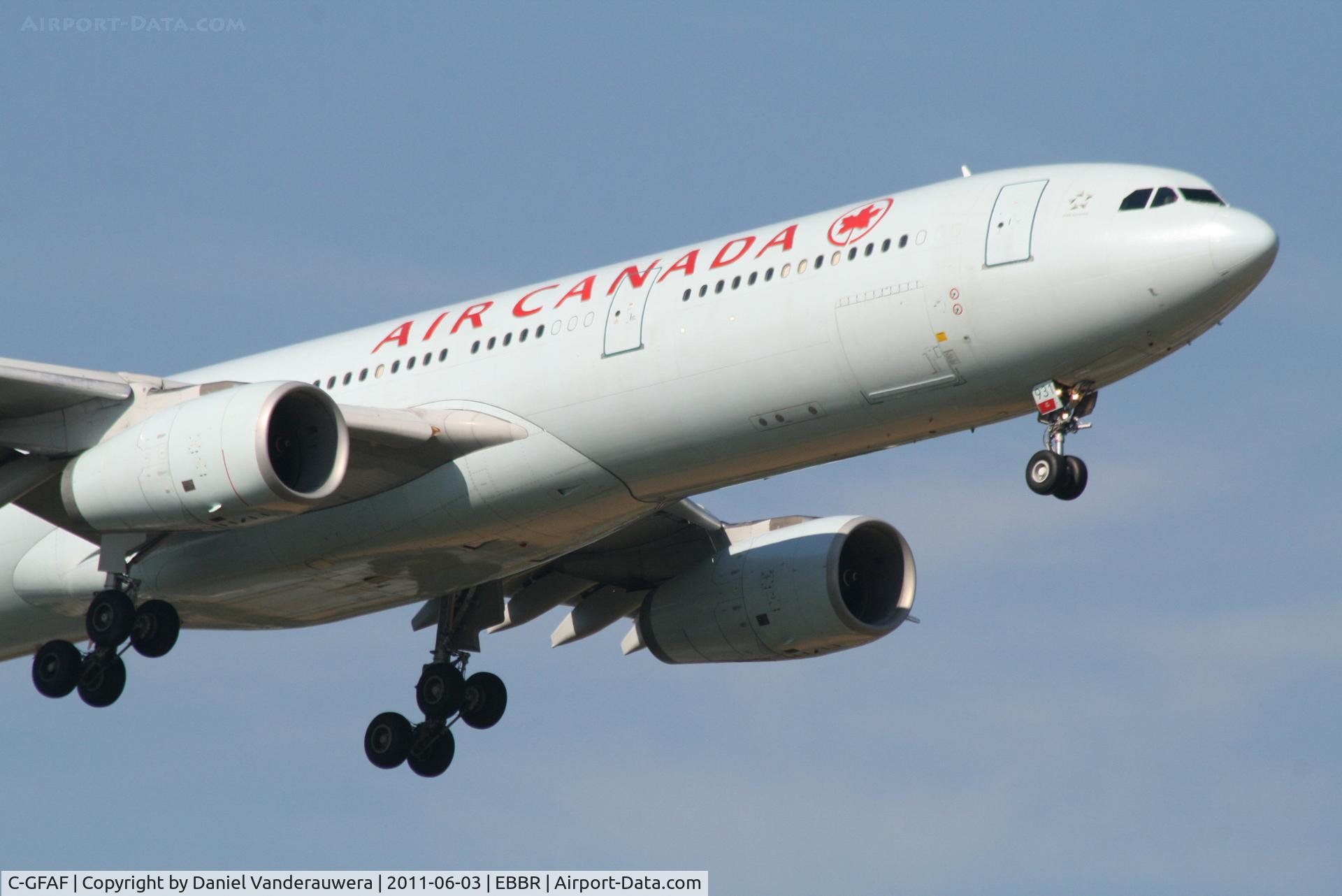 C-GFAF, 1999 Airbus A330-343 C/N 0277, Arrival of flight AC832 to RWY 02