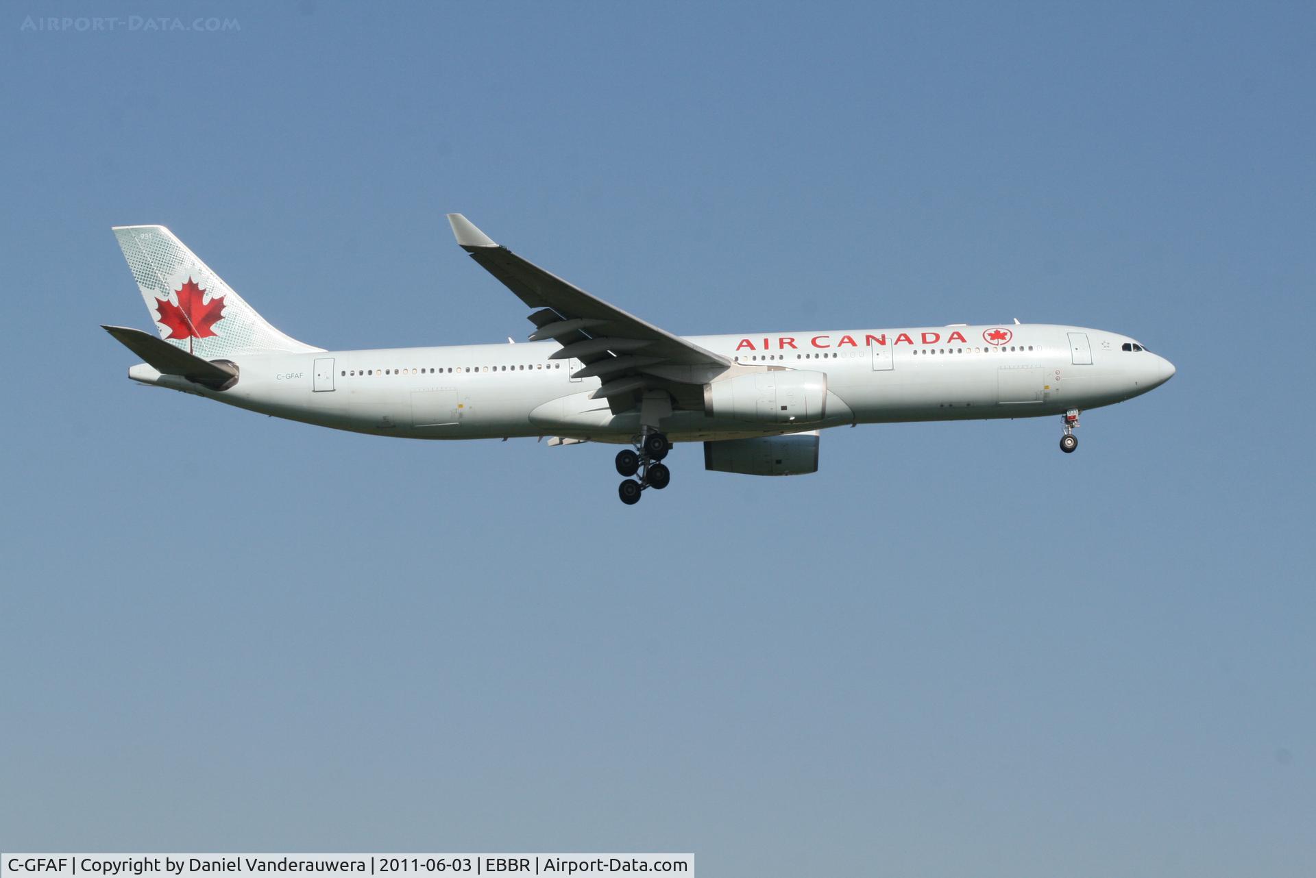C-GFAF, 1999 Airbus A330-343 C/N 0277, Arrival of flight AC832 to RWY 02