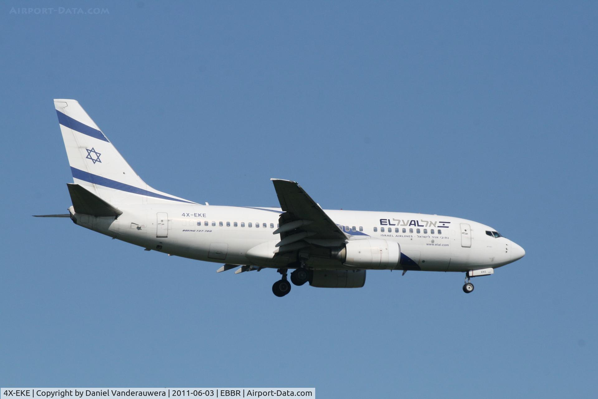 4X-EKE, Boeing 737-758 C/N 29961, Flight LY331 is descending to RWY 02