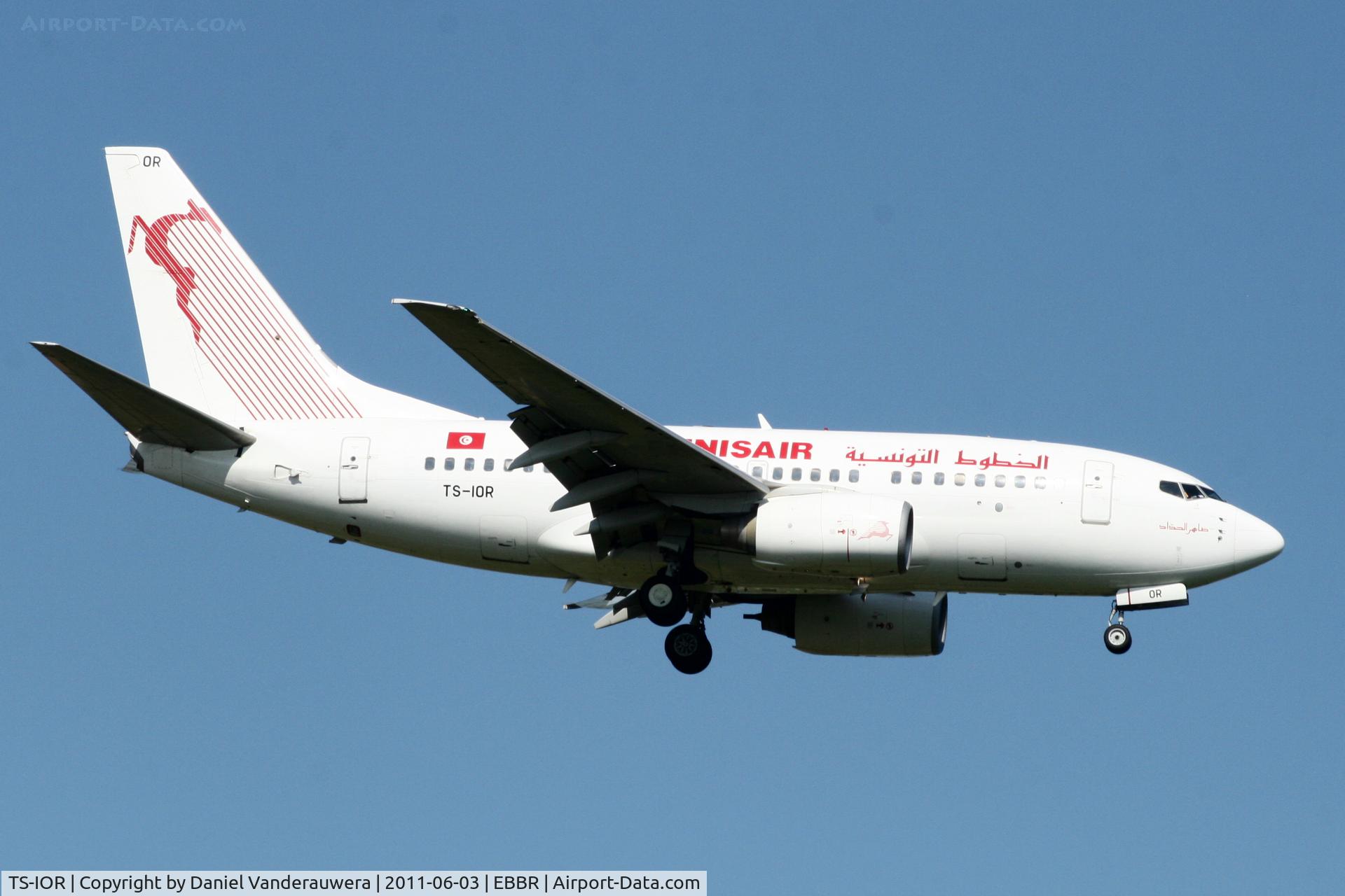 TS-IOR, 2001 Boeing 737-6H3 C/N 29502, Arrival of flight TU8430 to RWY 02