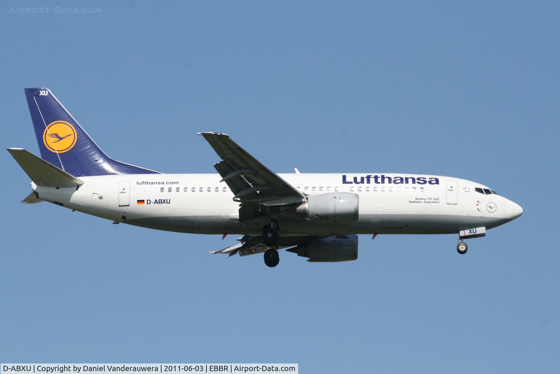 D-ABXU, 1989 Boeing 737-330 C/N 24282, Arrival of flight LH1008 to RWY 02