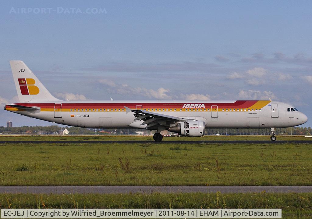 EC-JEJ, 2005 Airbus A321-211 C/N 2381, On runway 18R at AMS.