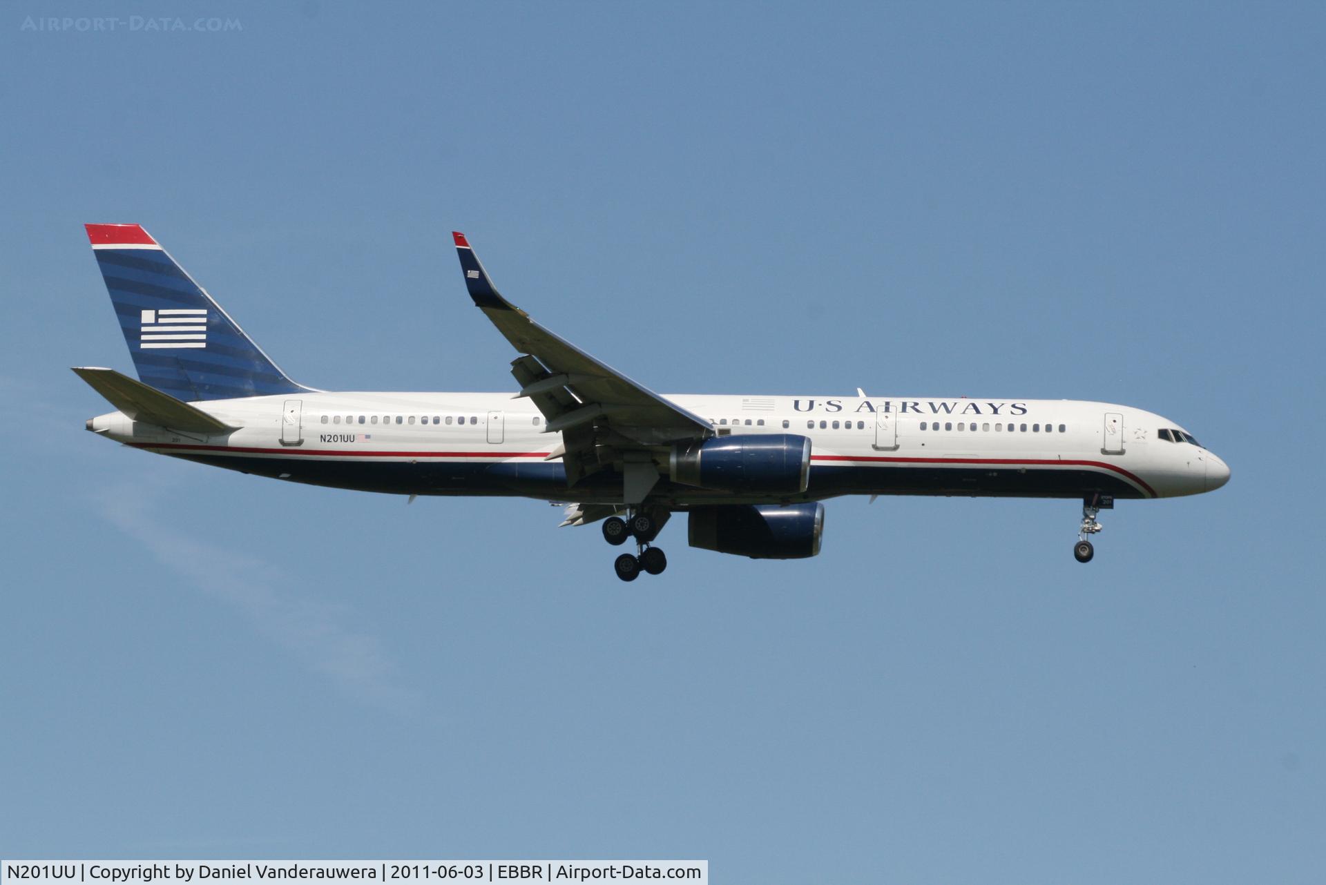 N201UU, 1995 Boeing 757-2B7 C/N 27810, Arrival of flight US750 to RWY 02
