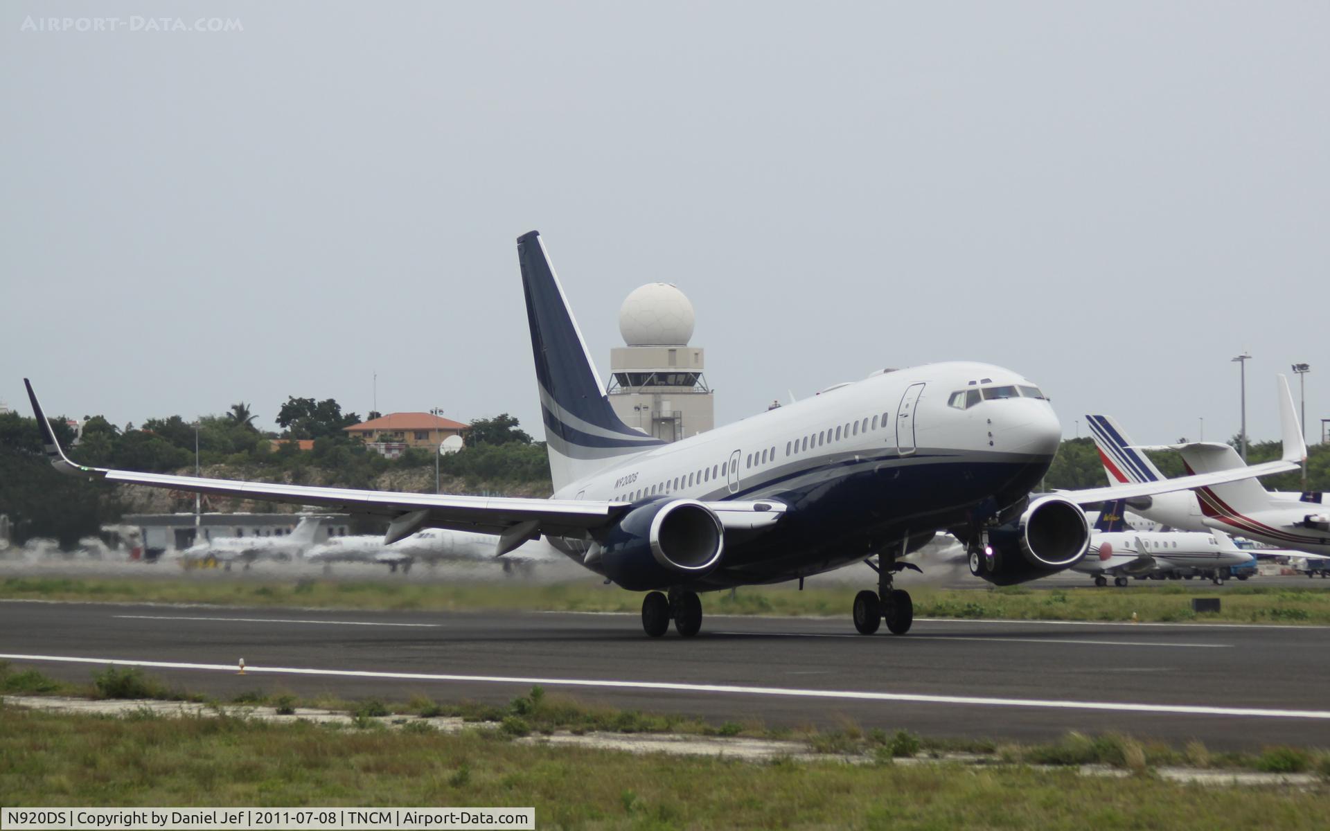 N920DS, 1999 Boeing 737-75V C/N 28579, n920ds departing TNCM