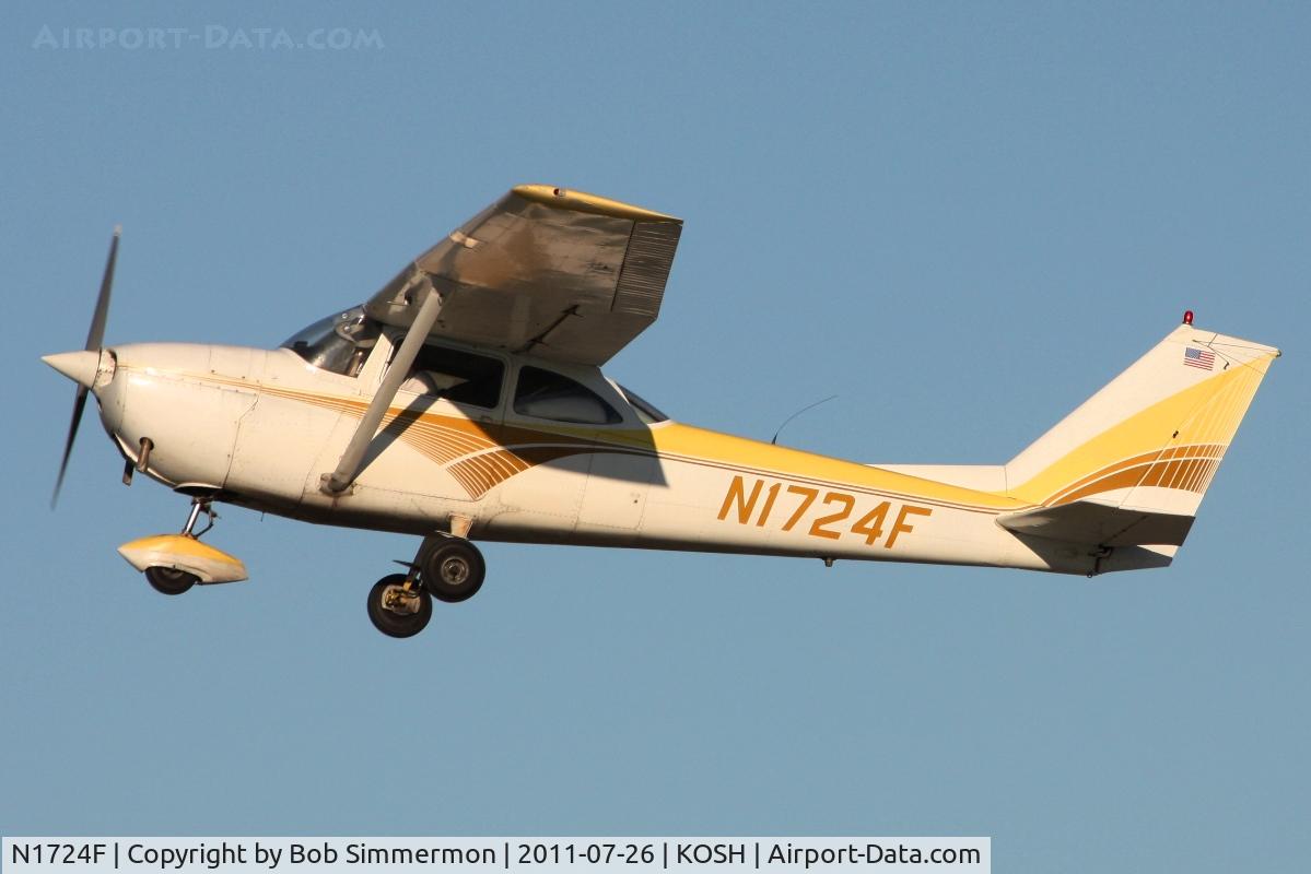 N1724F, 1966 Cessna 172H C/N 17255119, Departing Airventure 2011.