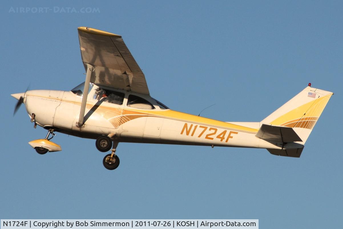 N1724F, 1966 Cessna 172H C/N 17255119, Departing Airventure 2011.