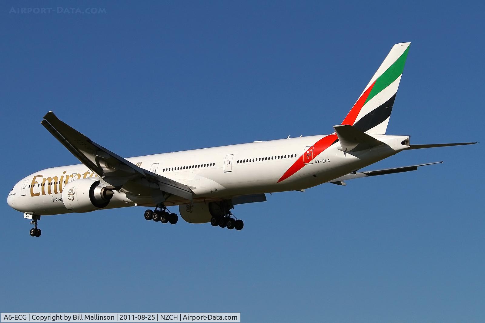 A6-ECG, 2008 Boeing 777-31H/ER C/N 35579, finals to 02