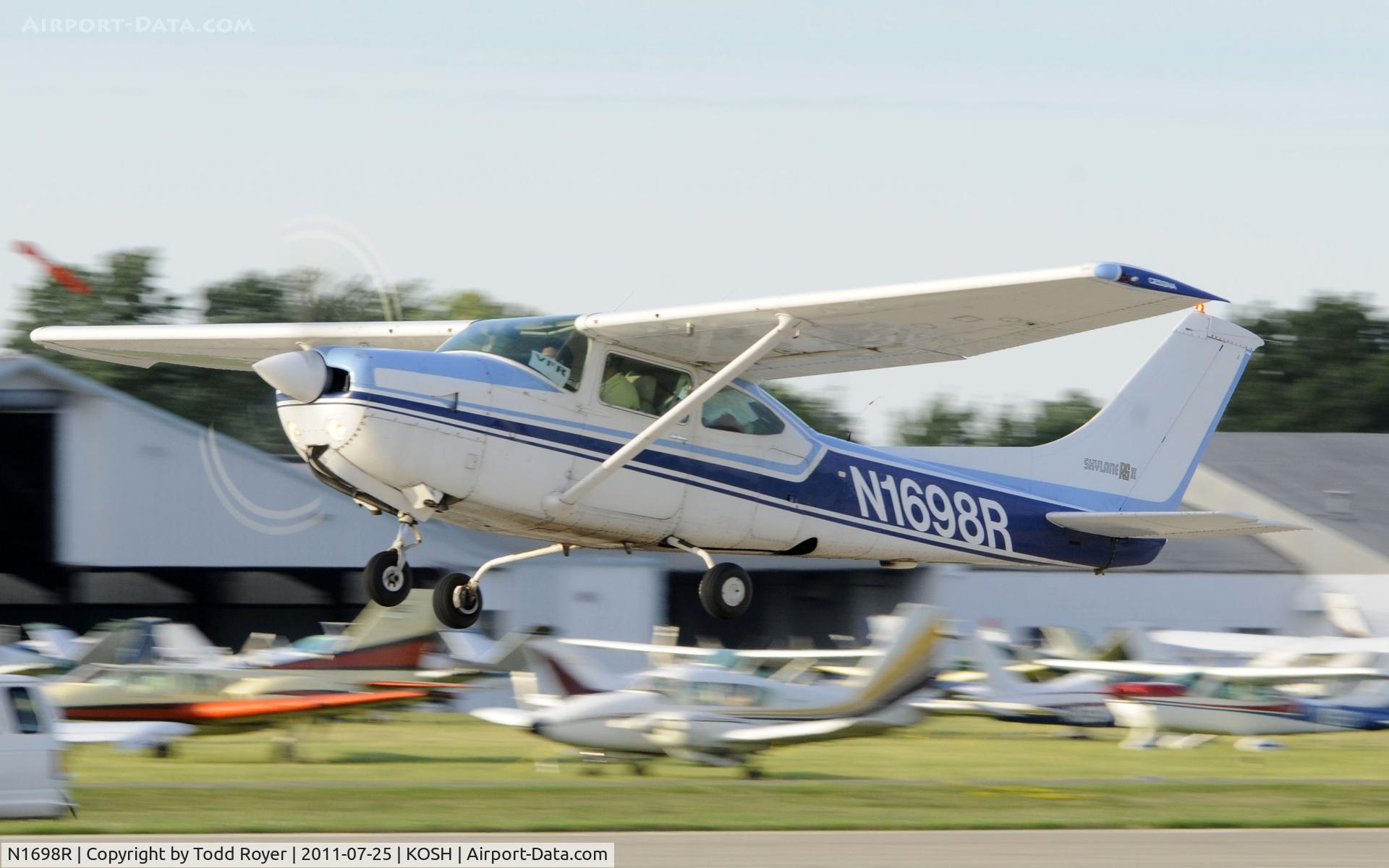 N1698R, 1978 Cessna R182 Skylane RG C/N R18200521, AIRVENTURE 2011