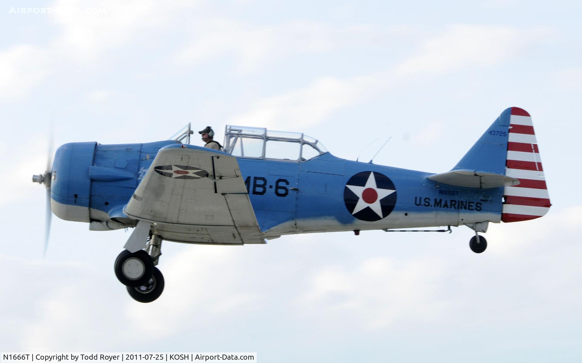 N1666T, North American SNJ-5B Texan C/N 43725, AIRVENTURE 2011