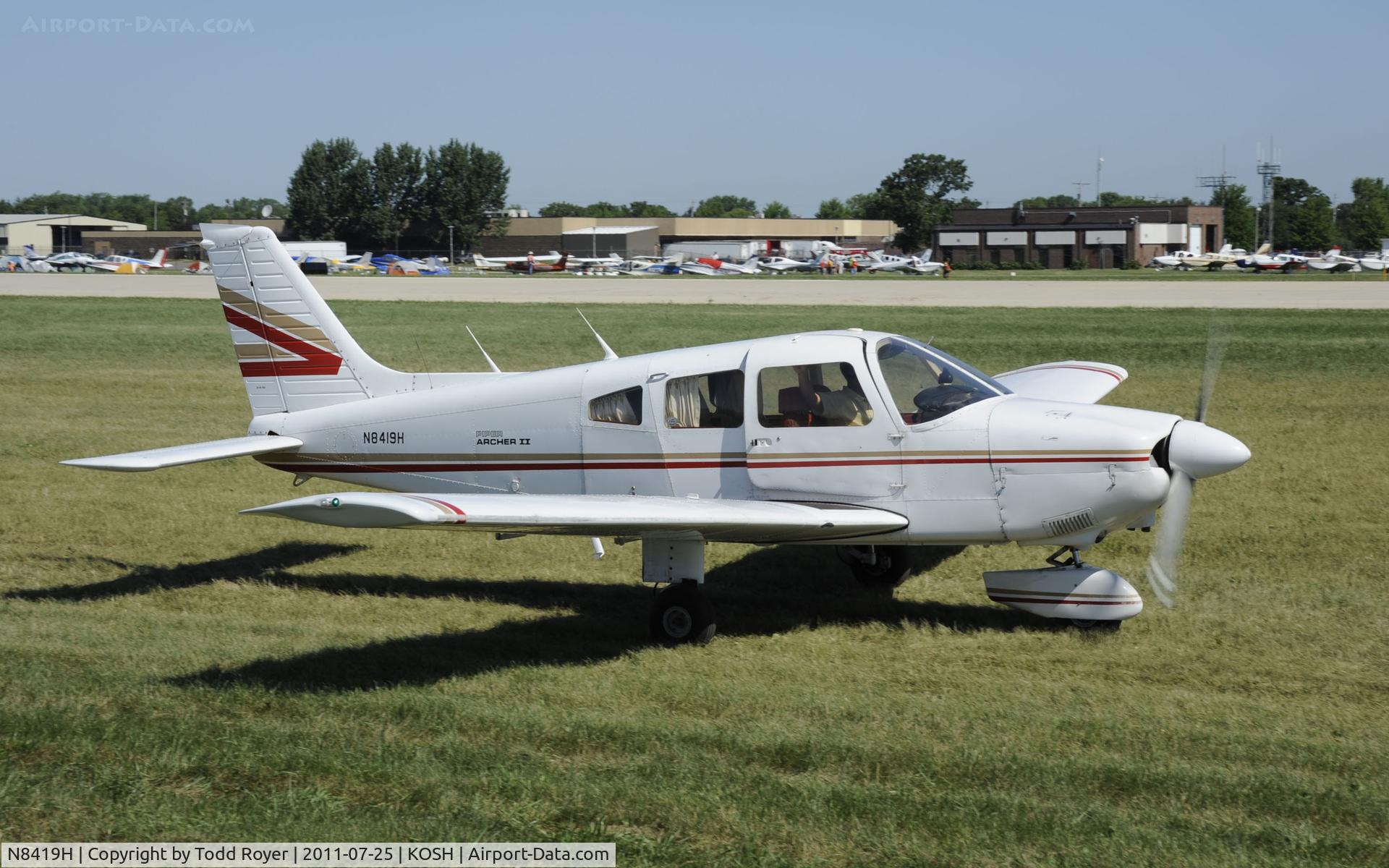 N8419H, 1981 Piper PA-28-181 C/N 28-8190291, AIRVENTURE 2011