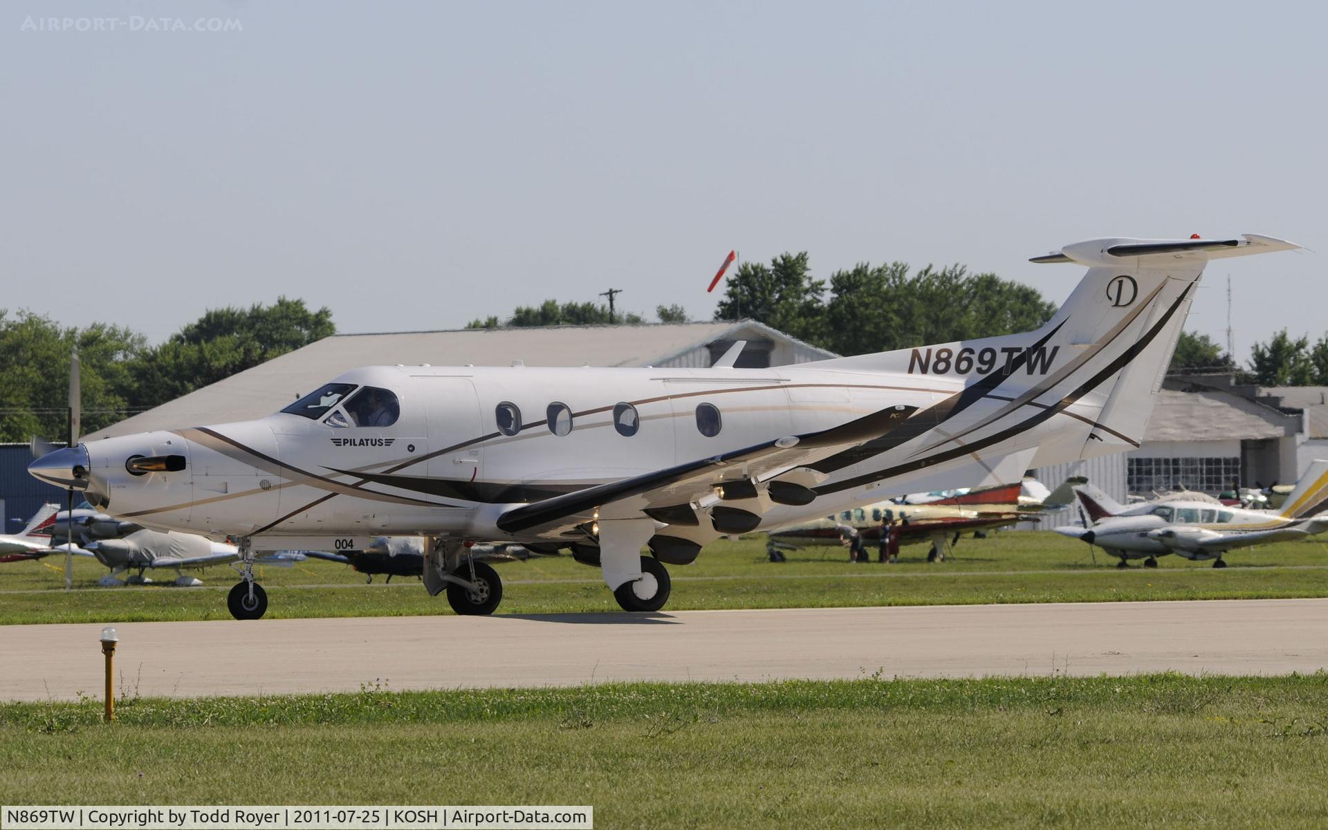 N869TW, 2008 Pilatus PC-12/47E C/N 1004, AIRVENTURE 2011