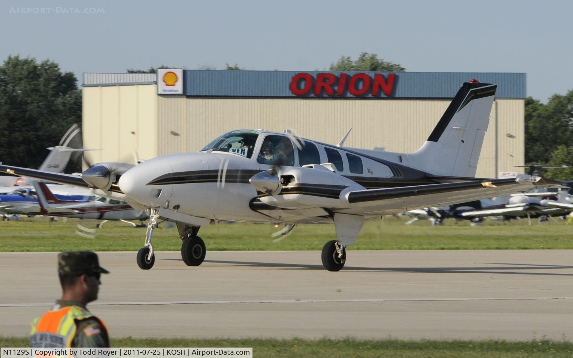 N1129S, 1997 Raytheon Aircraft Company 58 C/N TH-1812, AIRVENTURE 2011