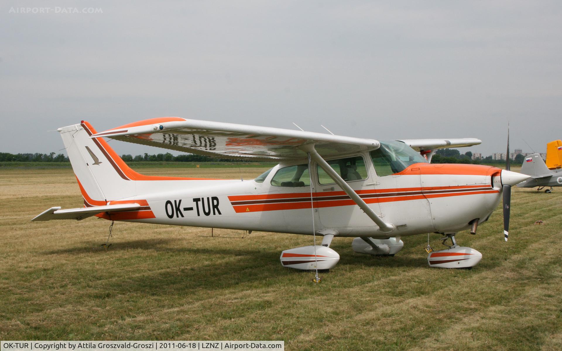 OK-TUR, 1982 Cessna 172P C/N 17275770, Nové Zámky Airport - Slovakia