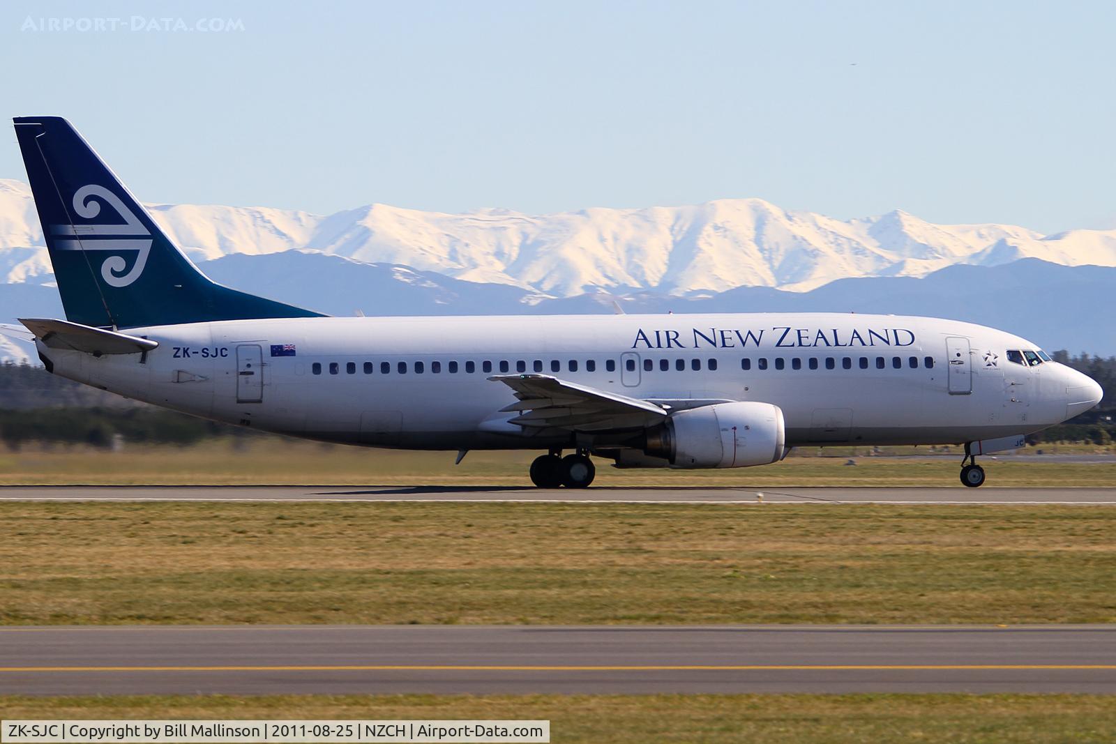 ZK-SJC, 1998 Boeing 737-3U3 C/N 28738, rolling on 02