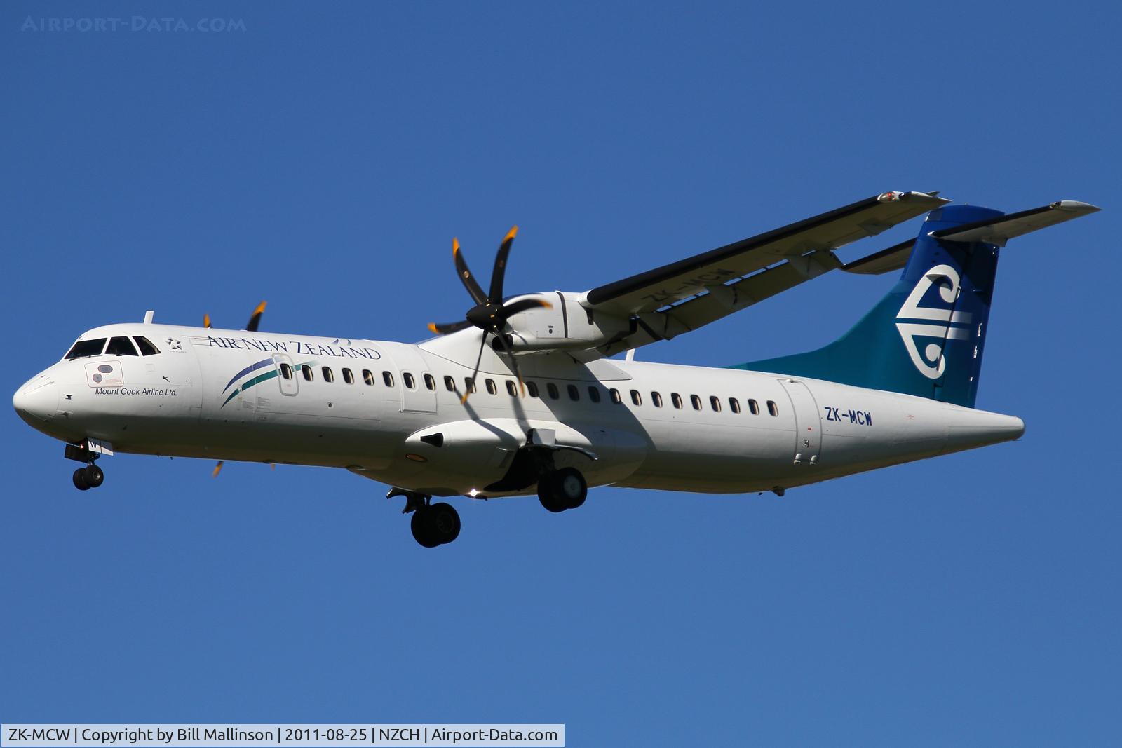 ZK-MCW, 2000 ATR 72-212A C/N 646, finals to 02
