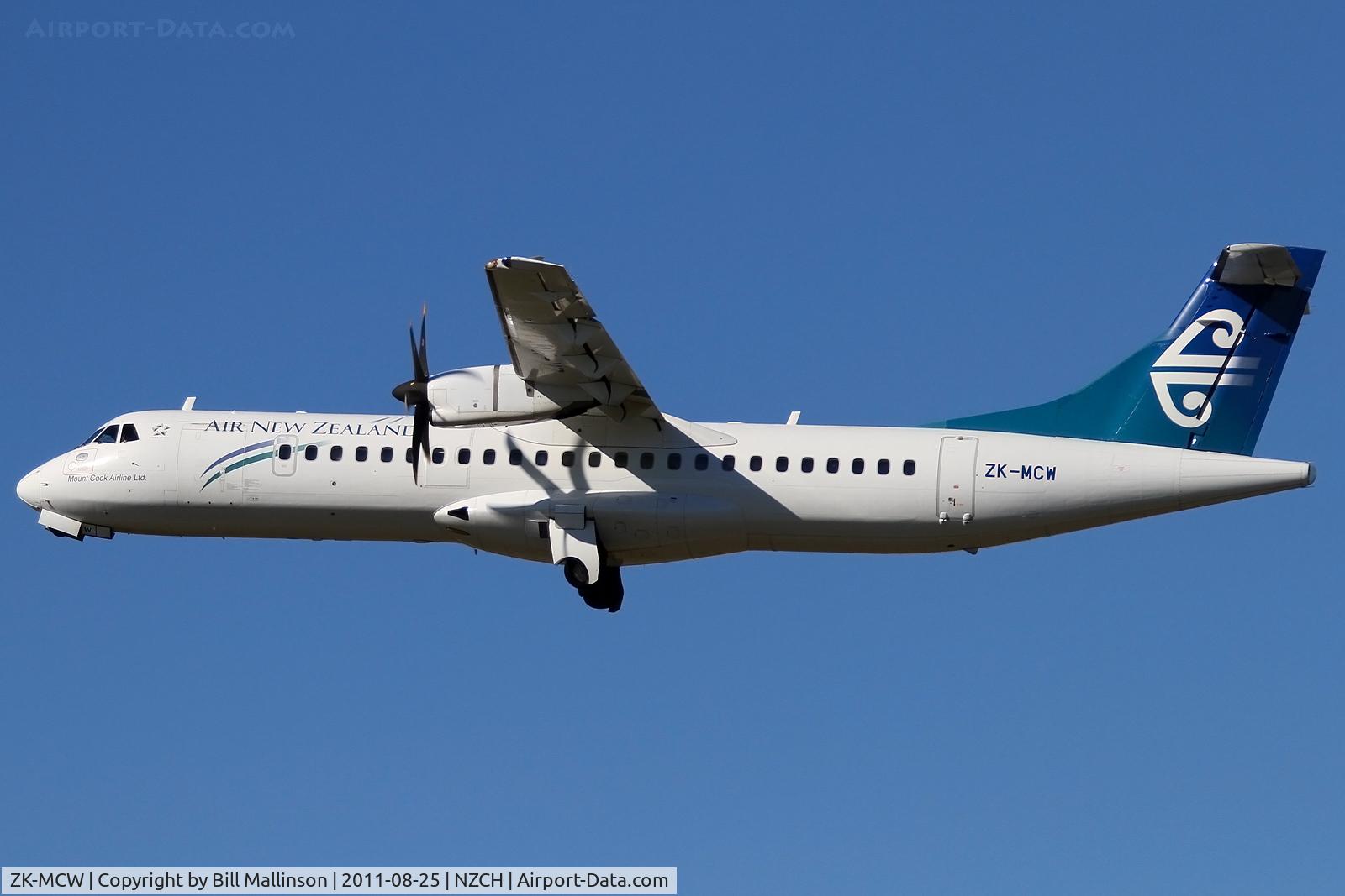 ZK-MCW, 2000 ATR 72-212A C/N 646, away from 02