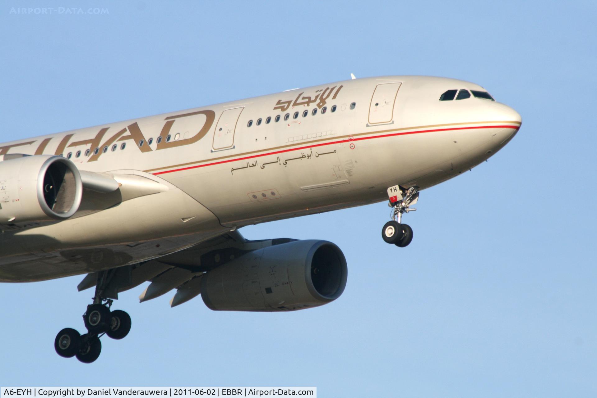 A6-EYH, 2006 Airbus A330-243 C/N 729, Arrival of flight EY057 to RWY 02