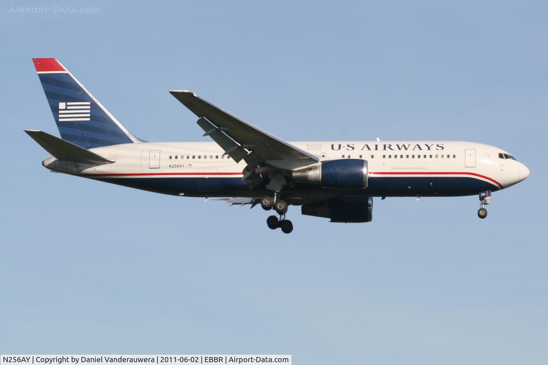 N256AY, 1993 Boeing 767-2B7 C/N 26847, Arrival of flight US750 to RWY 02