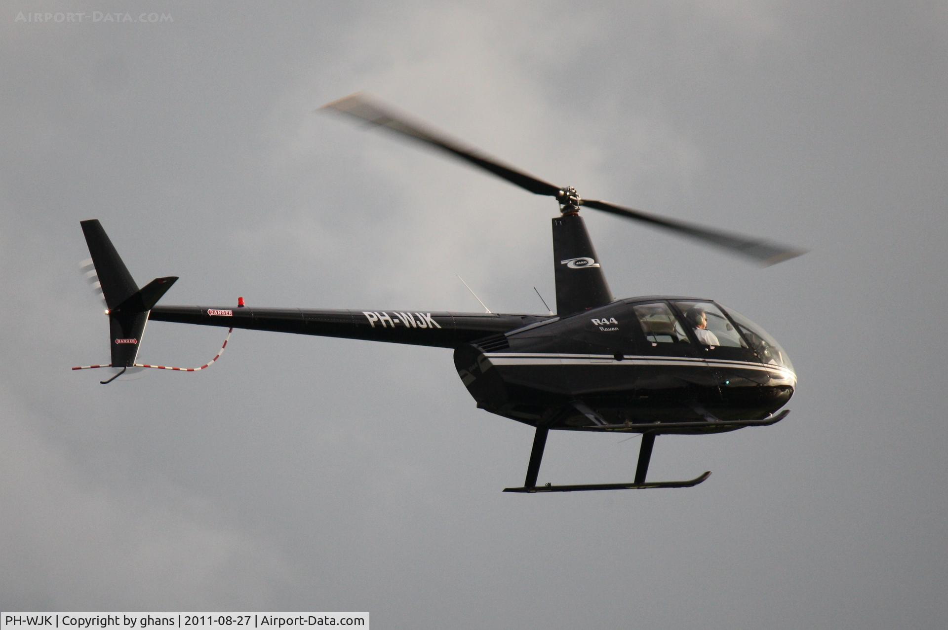 PH-WJK, Robinson R44 Raven C/N 1157, Oldenzaal 2011