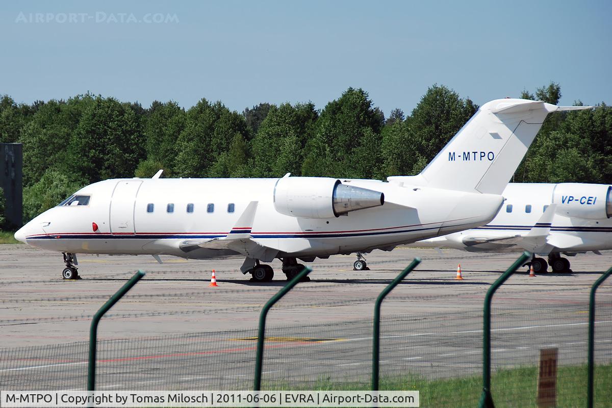 M-MTPO, 1988 Canadair Challenger 601 (CL-600-2A12) C/N 3033, 